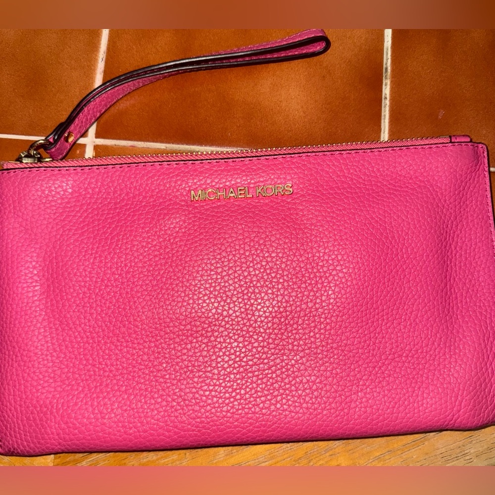 Michael Kors Pink Leather Women's Wristlet